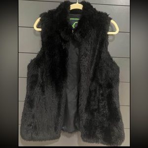 C Wonder  black faux fur  vest (M)